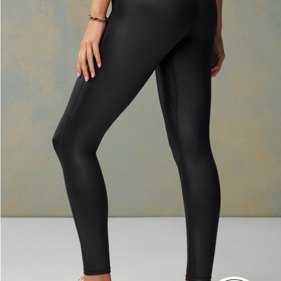 NWTπ§π»ββοΈπͺπ»π Fabletics Black Women's Leggings Set - Picture 2 of 7